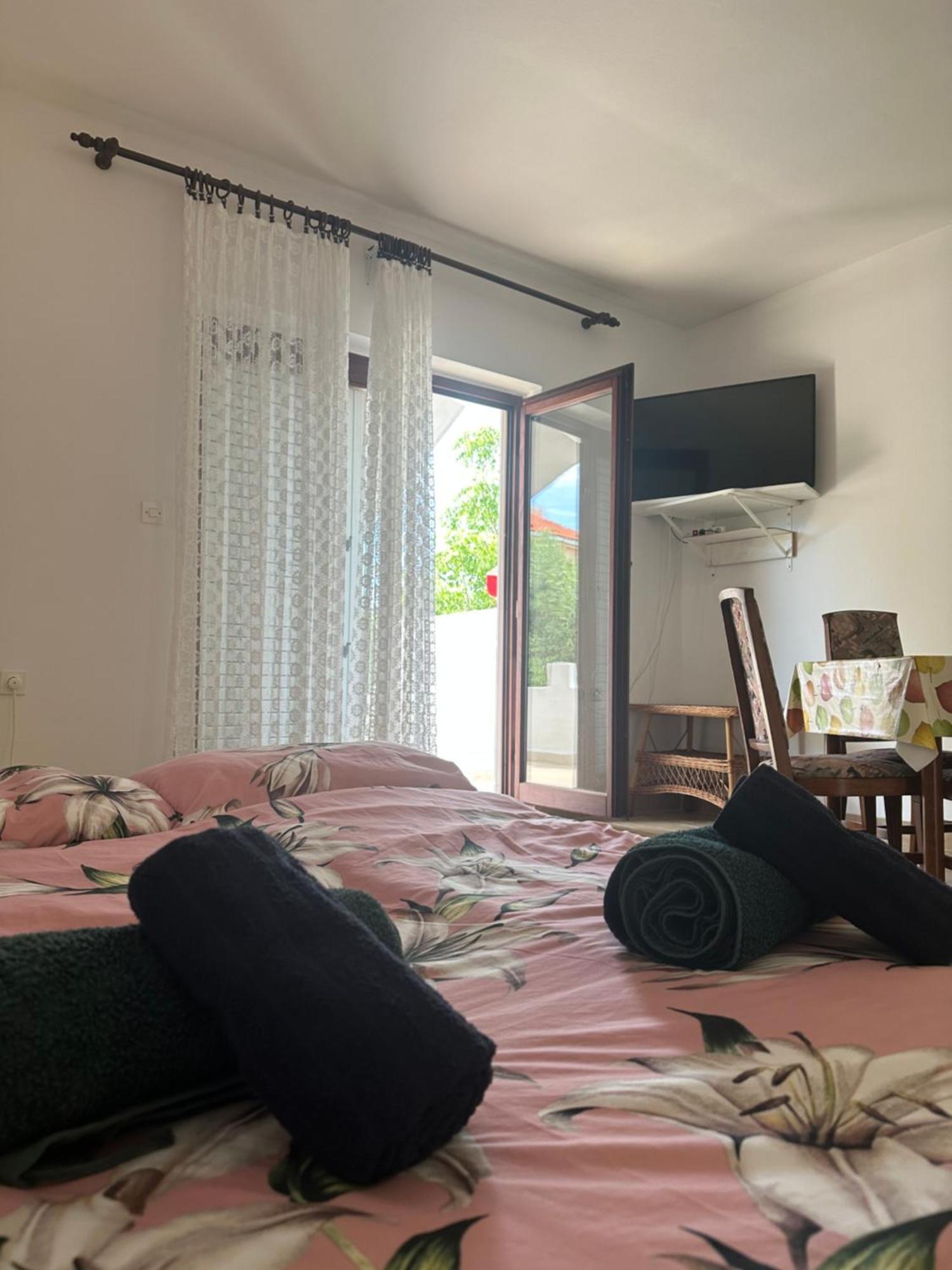 Apartmani Marko Новаля Екстериор снимка