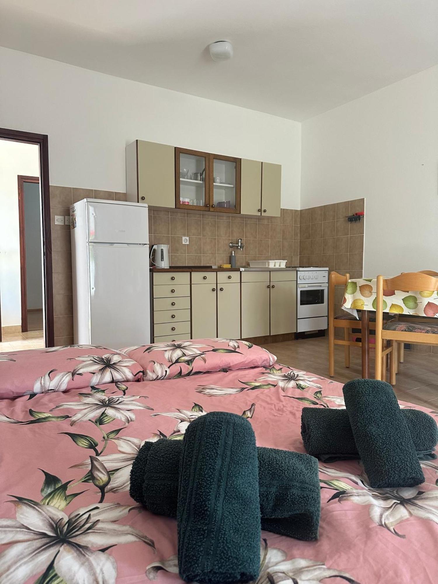 Apartmani Marko Новаля Екстериор снимка
